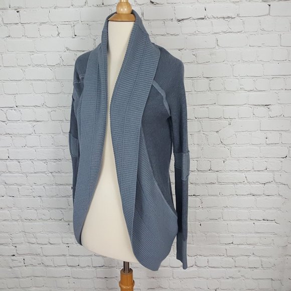 Lululemon Transformation Wrap Fossil Gray sz 2 - Picture 9 of 11
